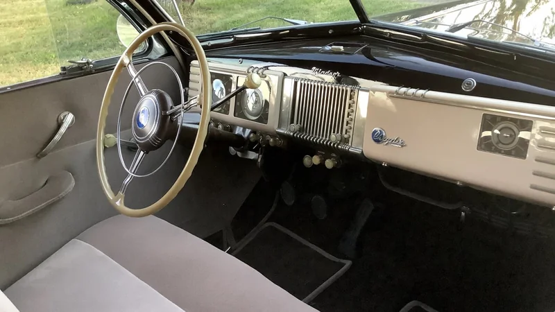 1939 Chrysler Royal Windsor 6
