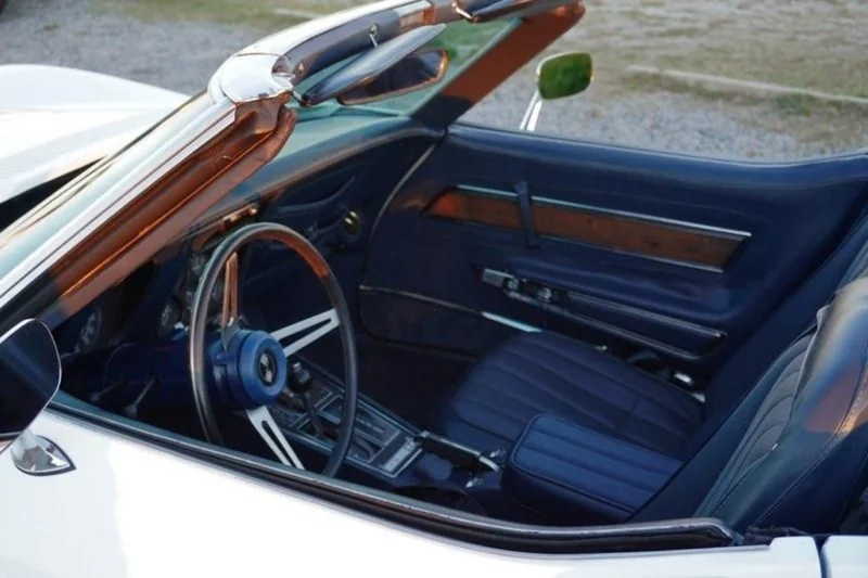 1975 Chevrolet Corvette 8