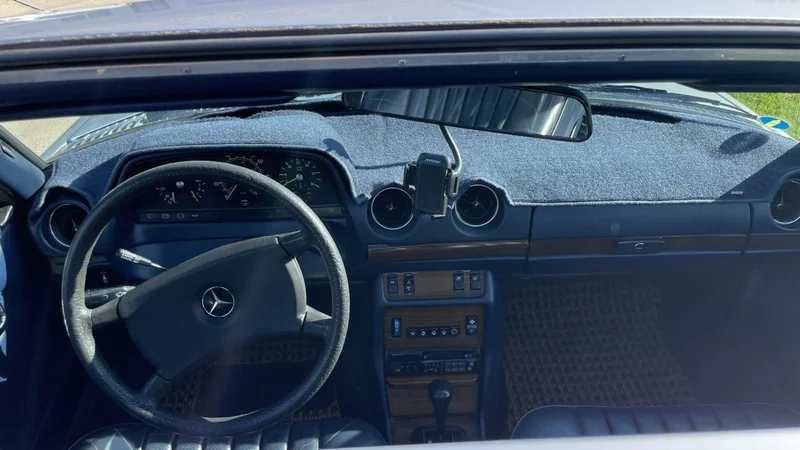 1982 Mercedes-Benz 300CD 9