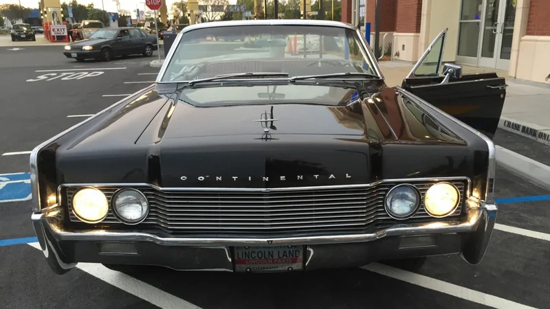 1966 Lincoln Continental 3
