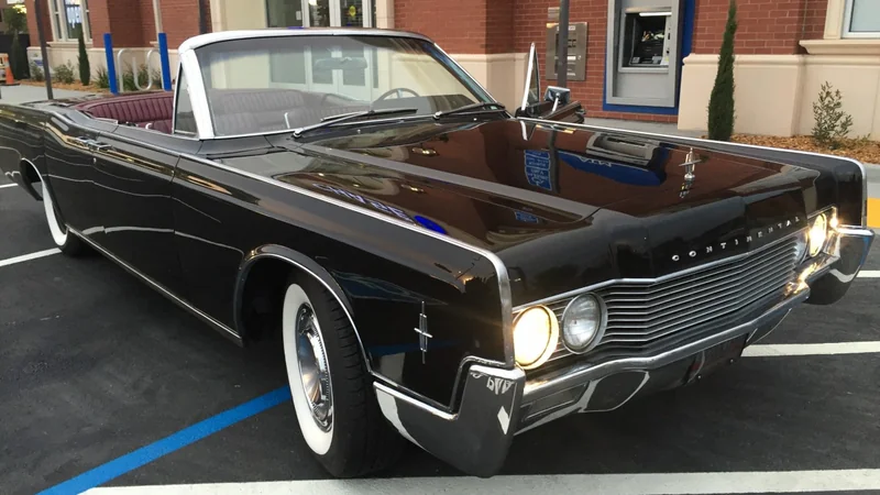 1966 Lincoln Continental 2