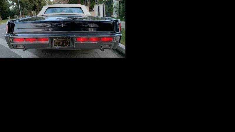 1966 Lincoln Continental 4
