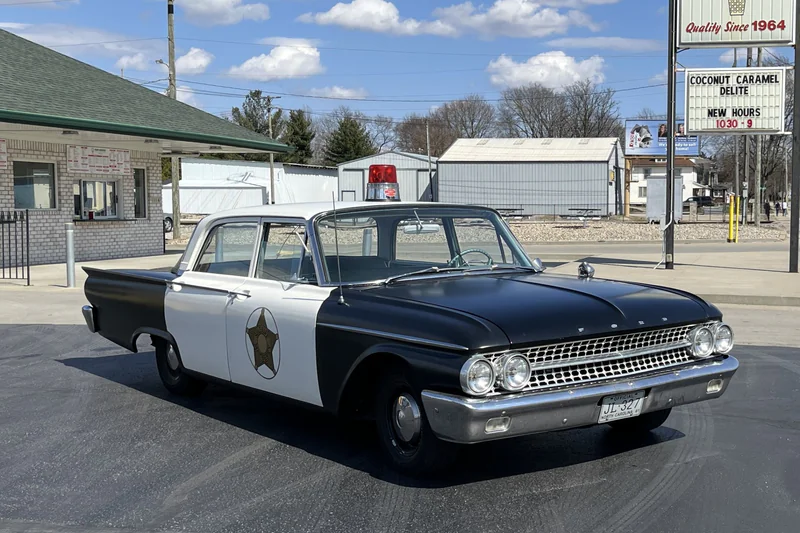 1961 Ford Fairlane 2