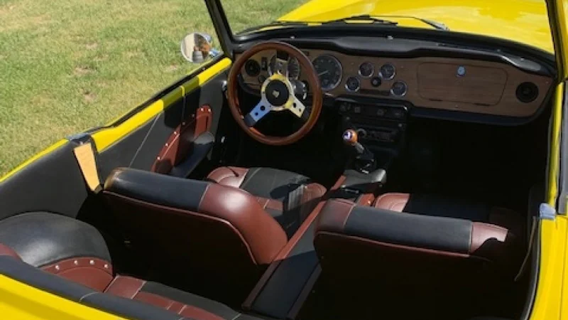 1976 Triumph TR6 4