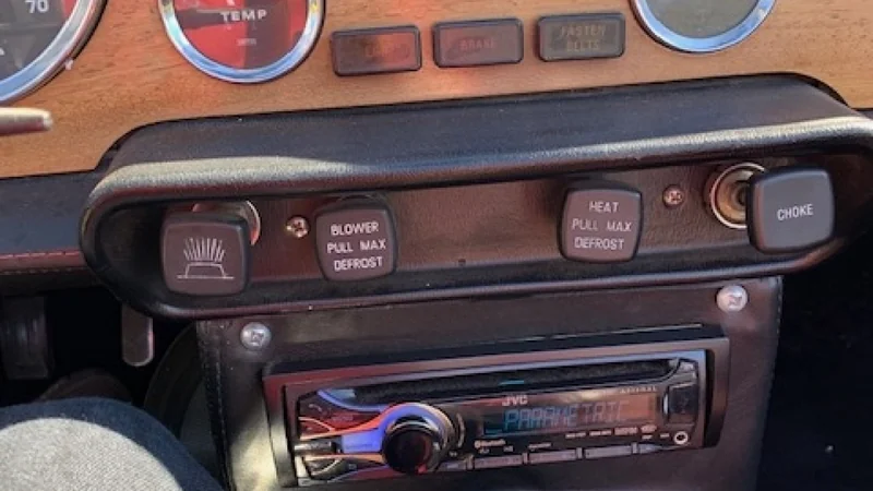 1976 Triumph TR6 9