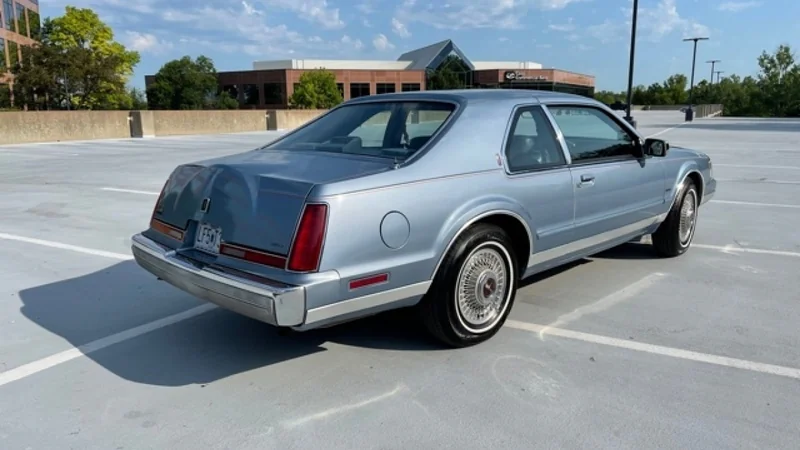 1990 Lincoln Mark VII 3