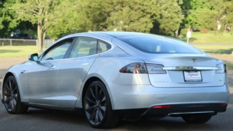 2013 Tesla Model S 3