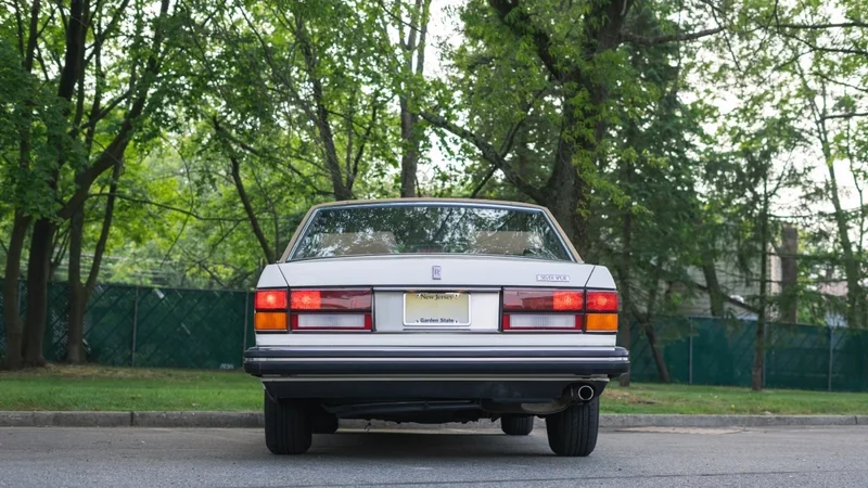 1989 Rolls-Royce Silver Spur  6