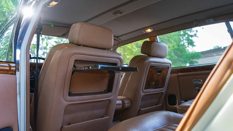 1989 Rolls-Royce Silver Spur  11