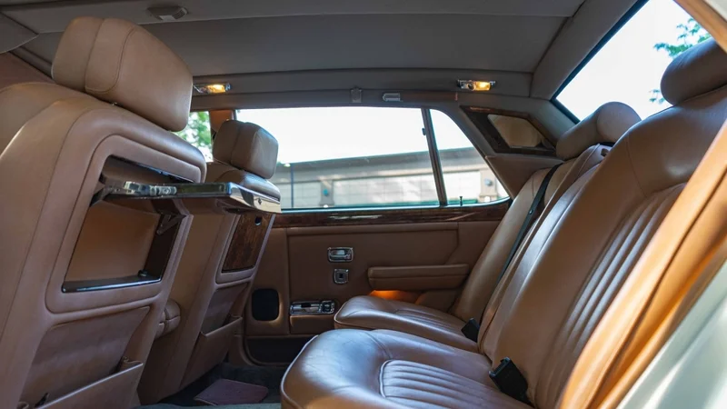1989 Rolls-Royce Silver Spur  12