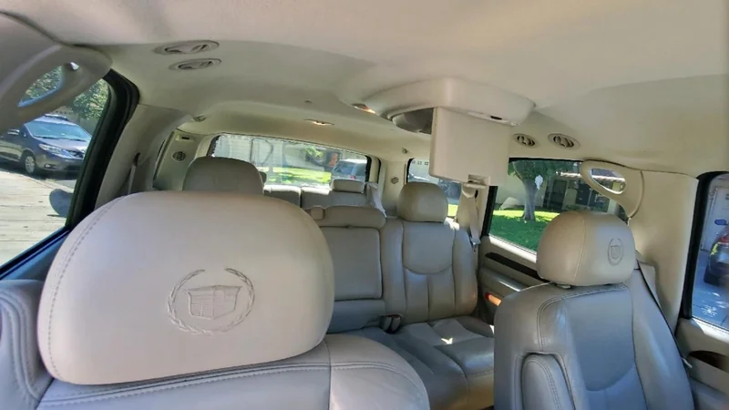 2003 Cadillac Escalade 9