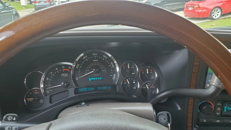 2003 Cadillac Escalade 4