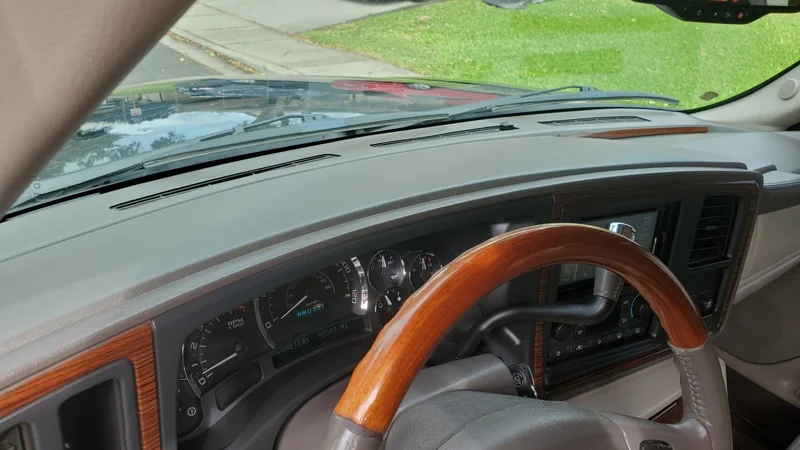 2003 Cadillac Escalade 5