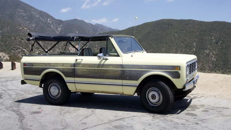 1976 International Scout II 3