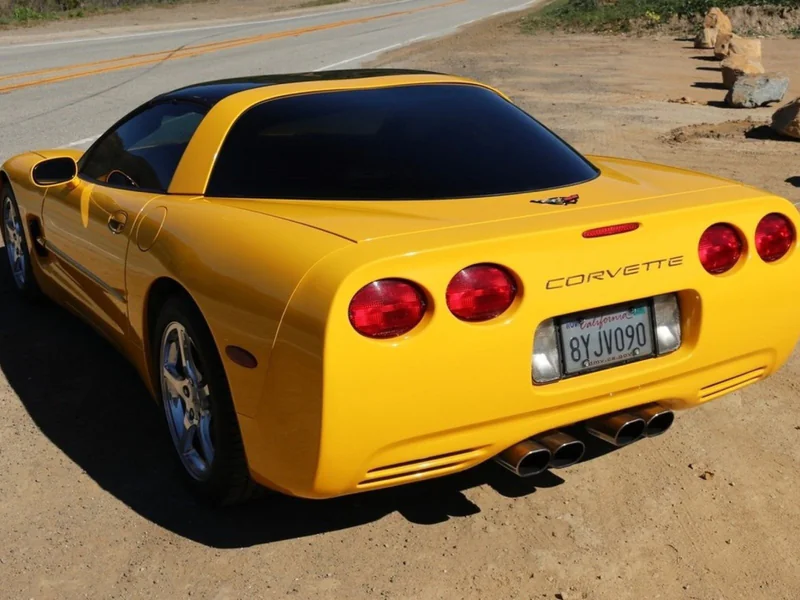 2004 Chevrolet Corvette 2
