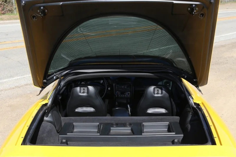 2004 Chevrolet Corvette 12