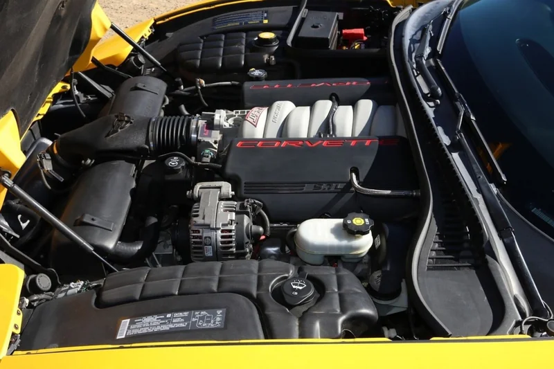 2004 Chevrolet Corvette 13