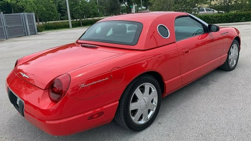 2002 Ford Thunderbird 4