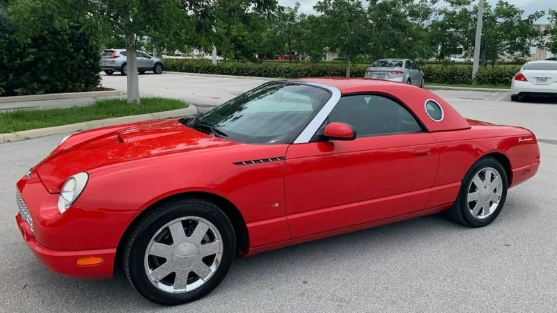 2002 Ford Thunderbird 5