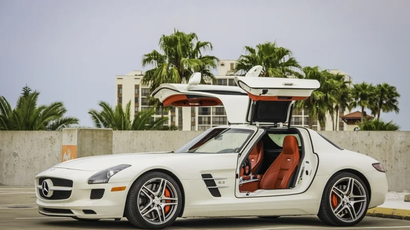 2012 Mercedes-Benz SLS AMG Gullwing 2