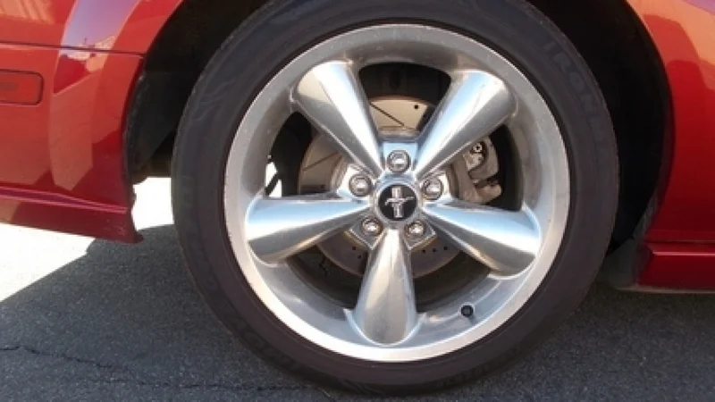 2006 Ford Mustang 13