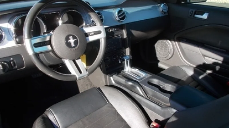 2006 Ford Mustang 14