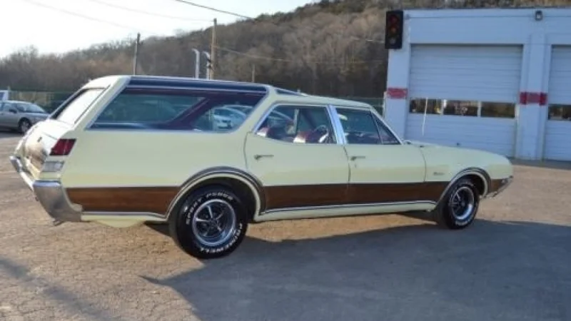 1969 Oldsmobile Vista Cruiser 9