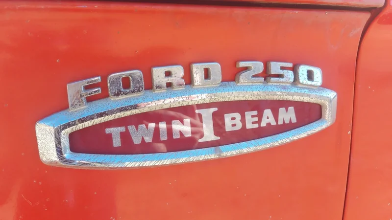 1965 Ford F-250 11