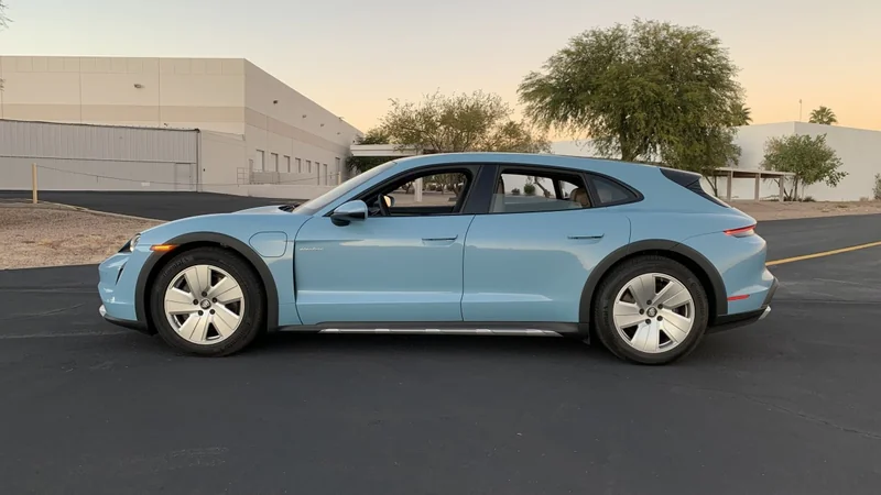 2022 Porsche Taycan 3