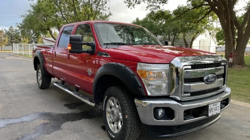 2012 Ford F-350 Lariat 2
