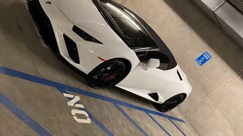 2021 Unknown Huracan