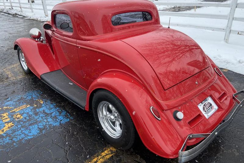 1933 Ford 40 Deluxe  Deluxe  17