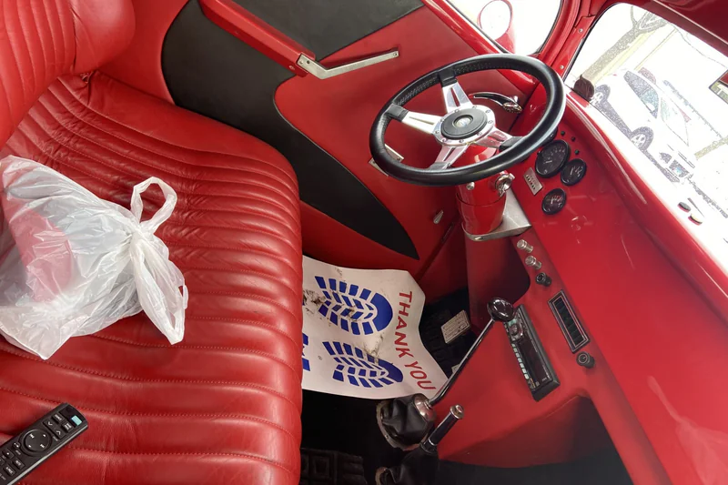 1933 Ford 40 Deluxe  Deluxe  9