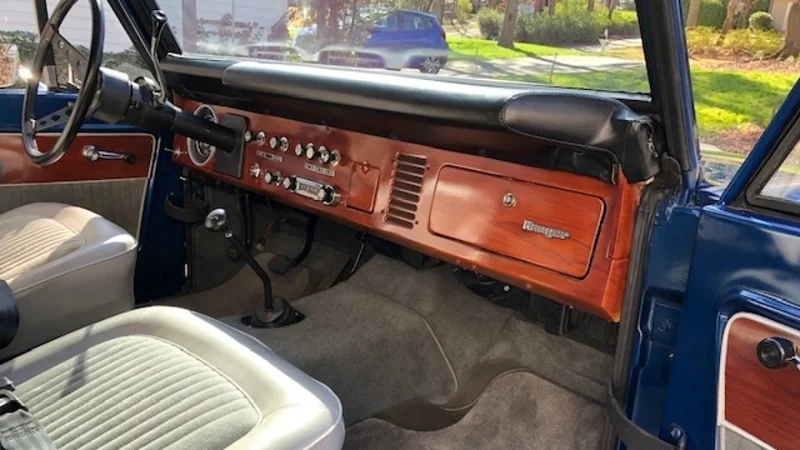 1975 Ford Bronco 2
