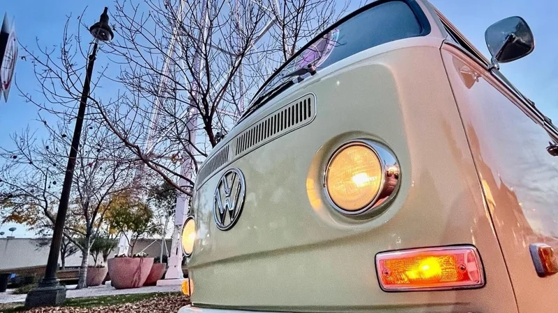 1971 Volkswagen Transporter (Van) Bus  10