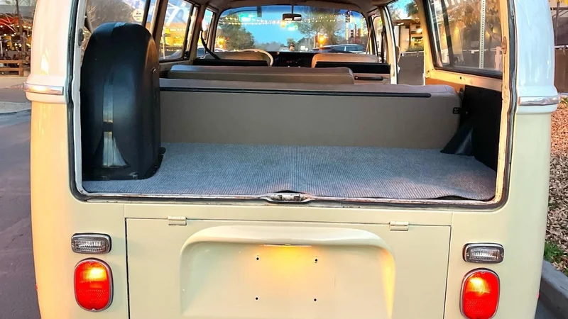 1971 Volkswagen Transporter (Van) Bus  13