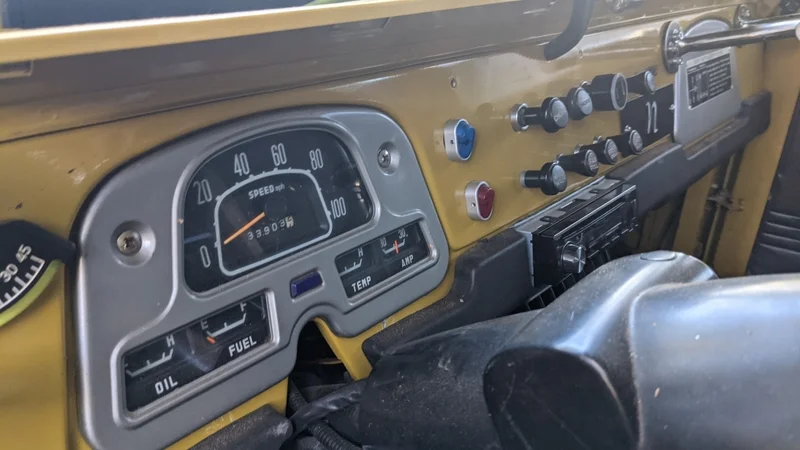 1974 Toyota FJ40 3