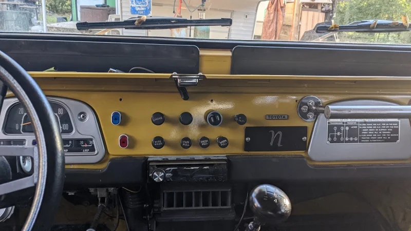 1974 Toyota FJ40 5