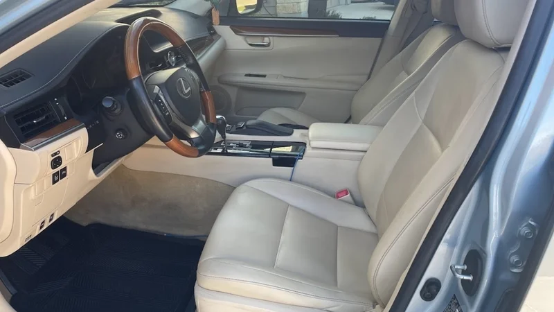 2013 Lexus 300h 2