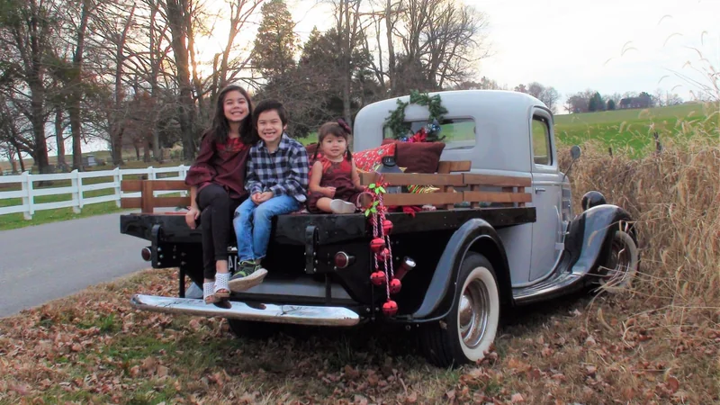 1937 Ford Model 77 Stakebed 7