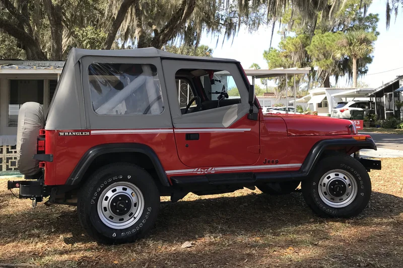 1990 Jeep Wrangler YJ 2
