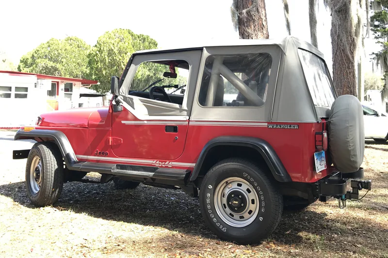 1990 Jeep Wrangler YJ 3