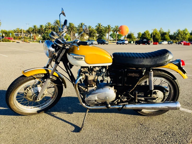 1972 Triumph Bonneville T120R 2