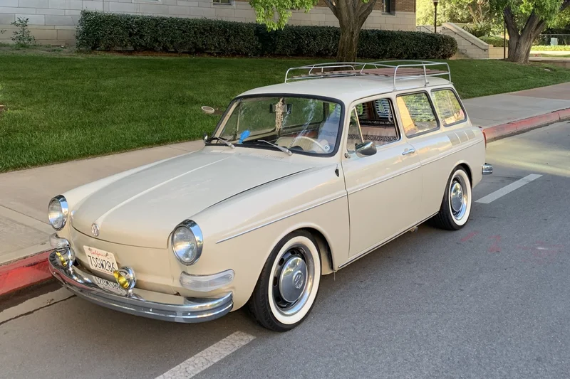 1971 Volkswagen Squareback Base 2