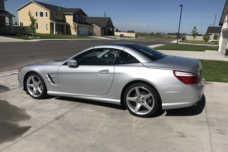 2013 Mercedes-Benz SL550 Base 2