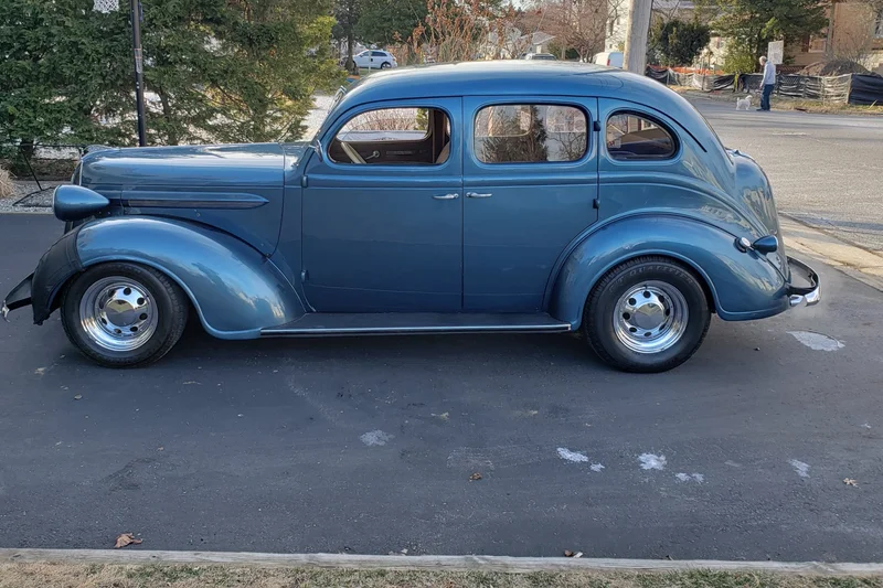 1937 Plymouth P4