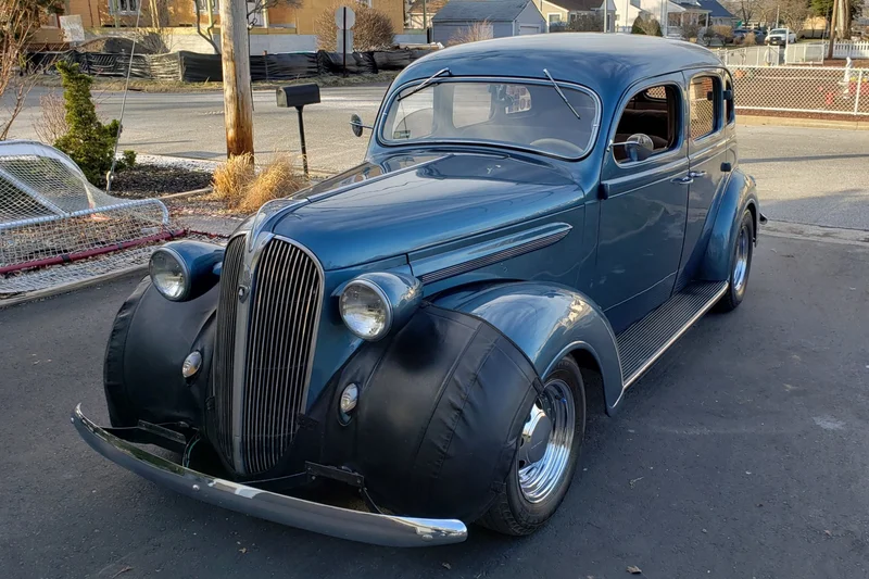 1937 Plymouth P4