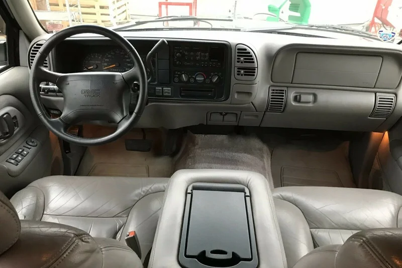 1997 GMC Suburban SLT 5