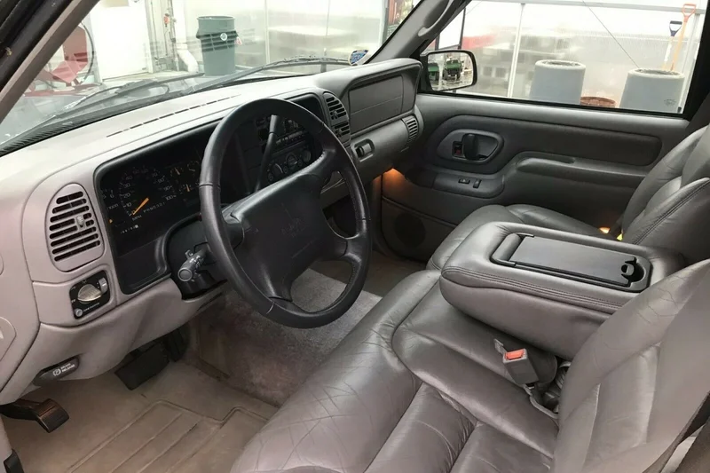 1997 GMC Suburban SLT 7