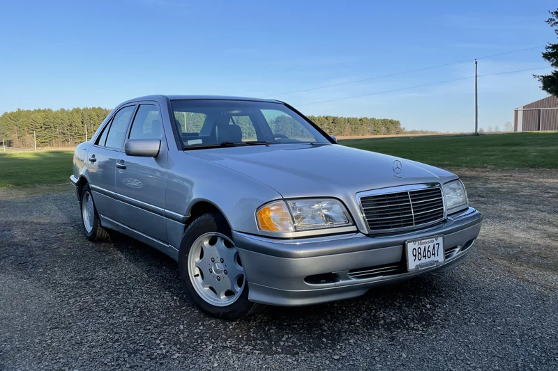 1999 Mercedes-Benz C230 Base 2